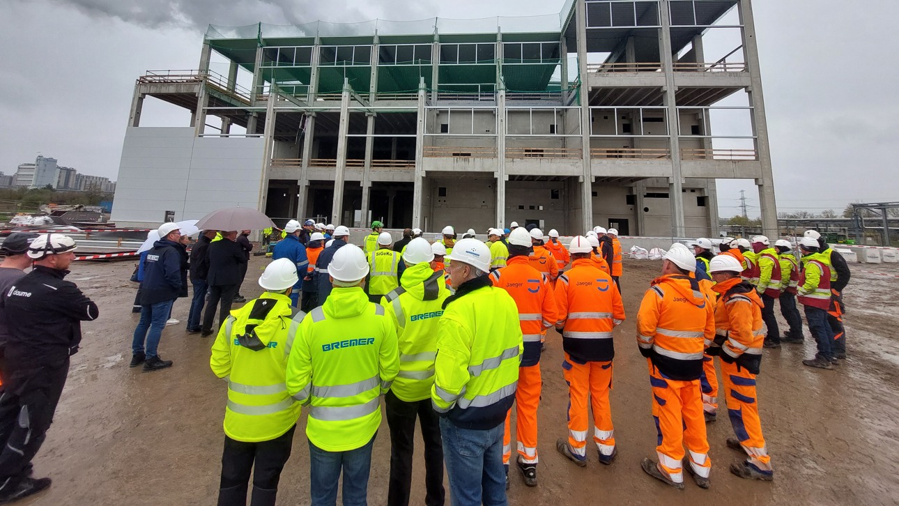 Top ceremony at Schkopau Ash2Phos plant