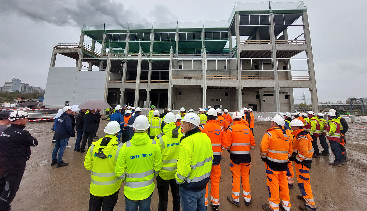Top ceremony for Ash2Phos plant in Schkopau